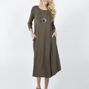 OLIVE 3/4 SLEEVE MIDI DRESS w/ POCKETS